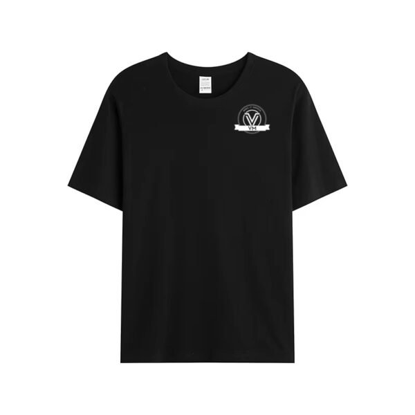 Remera negra con logo